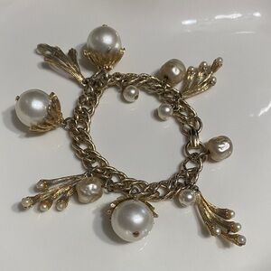 VTG 1950-1960 Gold-tone Faux Pearl Charm Bracelet